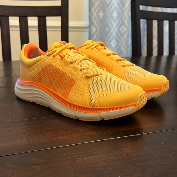 Helly Hansen Shoes - Helly Hanson HP Ahiga Evo 5 Shoes Sneakers Miami Peach Poppy Orange Womens Sz 9
